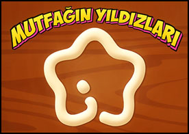 Mutfakta usta bir aşçı olarak pastanın üstündeki çizgili süslemeleri hızla tamamla
